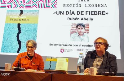 El escritor vallisoletano Rubén Abella presenta en León su nueva novela ‘Un día de fiebre’