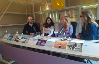 La fotógrafa Virginia Villacisla gana el ‘I Premio Librarte para la Producción de un Libro de Artista’ por su retrato del mundo rural