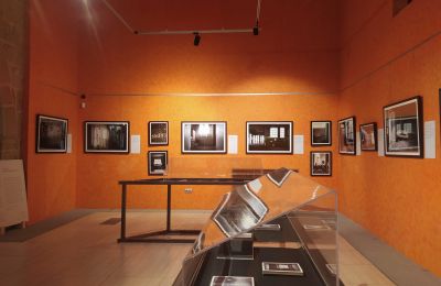 ‘Ciertos deslumbramientos’ lleva al MAST de  Cebreros la fotografía de Vega y la poesía de Sánchez Santiago
