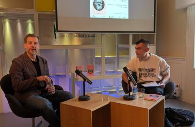 El escritor Adrián Pérez presenta en Burgos el libro de microrrelatos ‘Colirio para cangrejos’